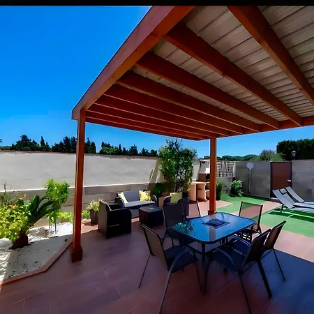 Con Piscina Privada Familias Ii Holiday home Conil De La Frontera